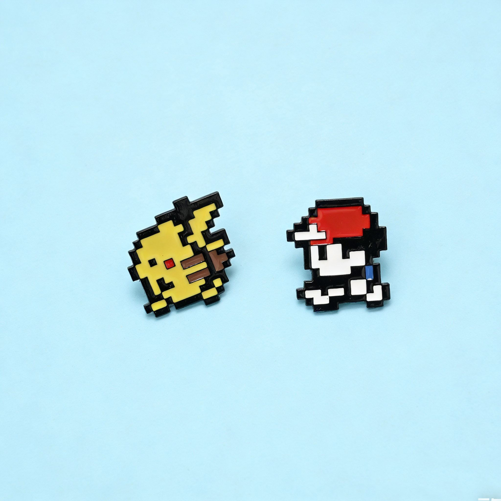2 Pezzi Spille in Smalto a Tem - Retro Gaming Pokemon recensione e prezzo